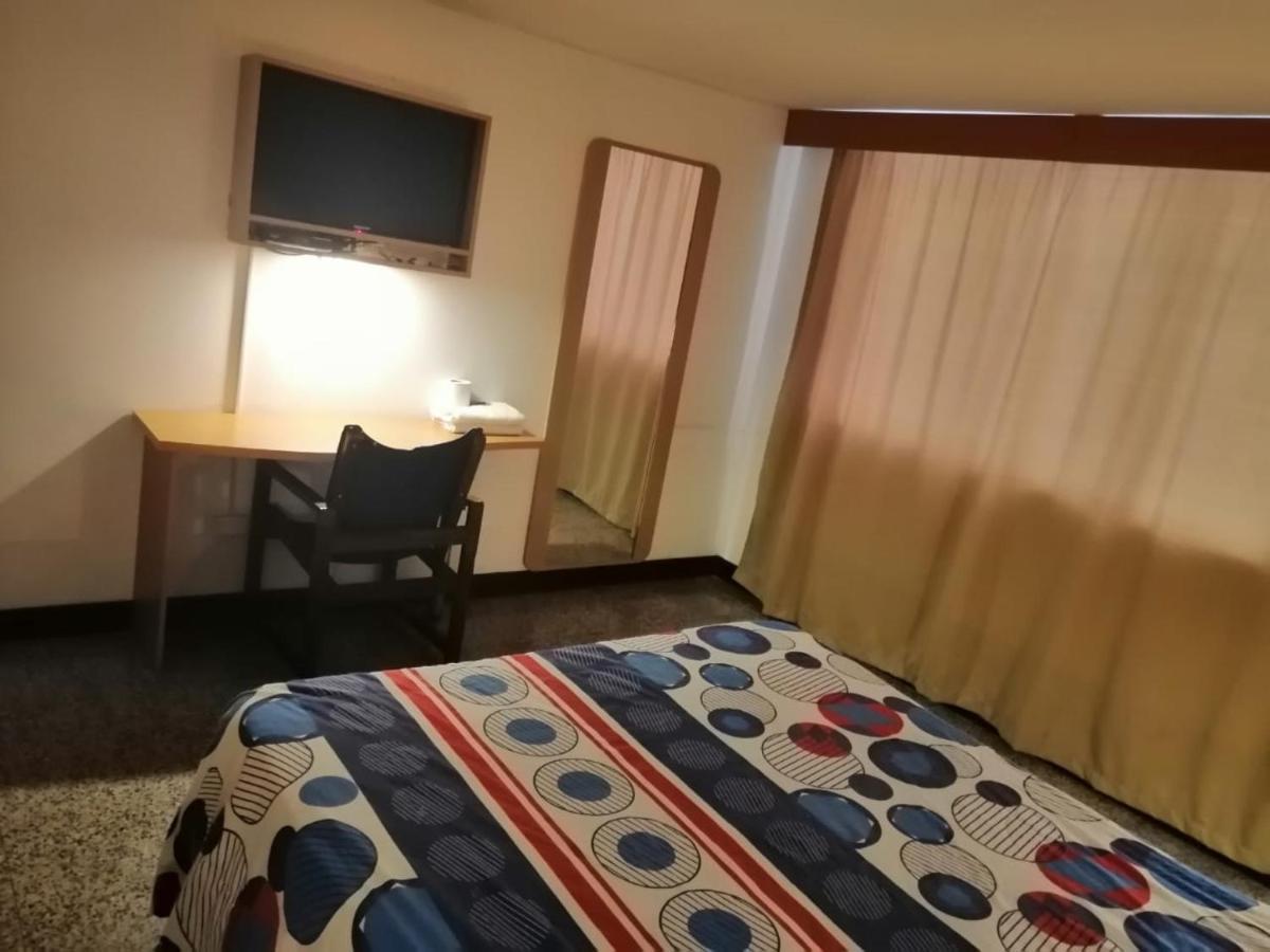 Hotel Del Oeste 칼리 외부 사진