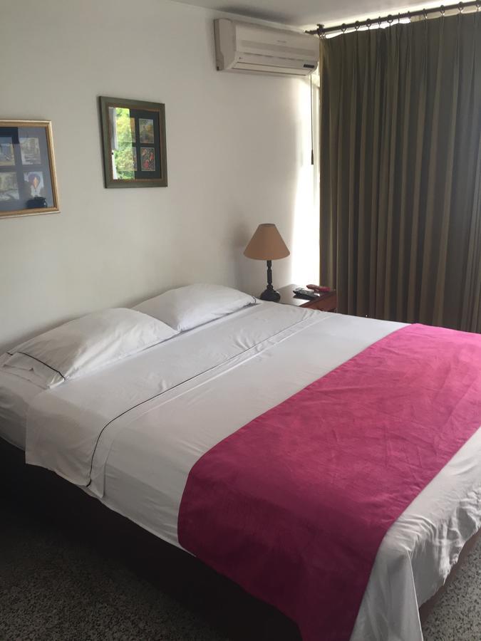 Hotel Del Oeste 칼리 외부 사진